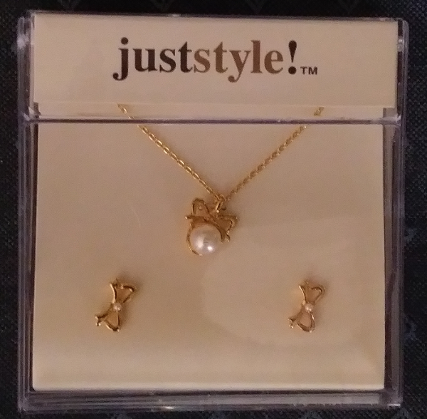Bow Necklace & Earrings